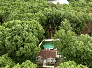 Image of Gorgeous 4BR Home with Hot Tub,Pool& Sauna