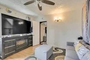 Image of 6 Mi to Boston Common Apt in Medford!