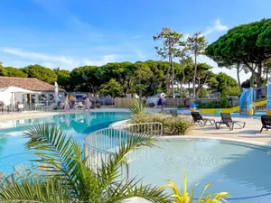 Image of Children-friendly beautiful mobile home with barbeque, terrace & heated pool