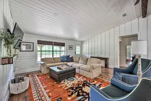 Image of Modern Kilgore Home with Yard about 14 Mi to Lake!