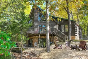 Image of Secluded Lakeside Lodge with Private 5-Acre Fishing Lake and Hot Tub Near Lake Barkley, Kentucky
