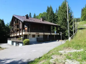 Image of Ski-In/Ski-Out Duplex for 5 with Balcony, Near Shops & Free Shuttle