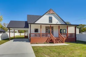 Image of Tullahoma Whiskey Trail Base w/ Yard & Fire Pit