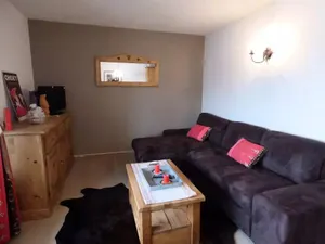 Image of Appt 3 pièces, 6 couchages, proche commerces et pistes, parking inclus, animaux admis - FR-1-241-177