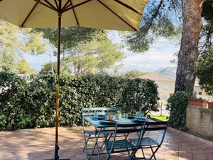 Image of Charming Ground-Floor Apartment with Terrace and Parking, 1km from the Beach