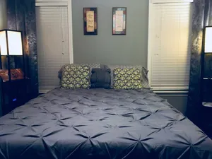 Image of Homestay - Homestay - Awesome Austin / Cozy Cabot