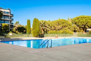 Image of Pretty Flat in the Sun