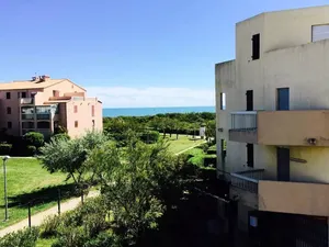 Image of Studio Cabine 3 Pers avec Piscine, Parking, Balcon - Proche Plage et Commodités - FR-1-793-29