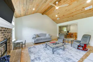 Image of Perry Family Home on 2 Acres with Private Pool