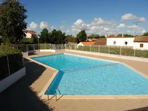 Image of Cozy Vacation Home with Pool in Notre-Dame-de-Monts - 4 Guests, Pet-Friendly