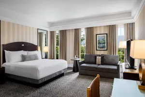 Image of Newly Renovated 3 Bedroom Townhouse Next to a Golf Course! On-site Spa + Pool