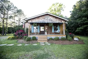 Image of Charming Country Cabin Rental Located in Morton, Mississippi
