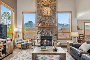 Image of Flat with fast internet, sauna & heated pool | Mountain view