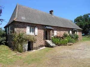 Image of Remote House with Terrace, BBQ, and Garden - Pets Allowed