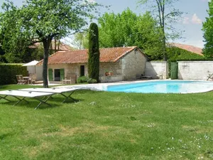 Image of Maison spacieuse avec piscine au cœur de Bellon