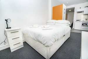 Image of Lovely Modern Central Coventry Budget Studio