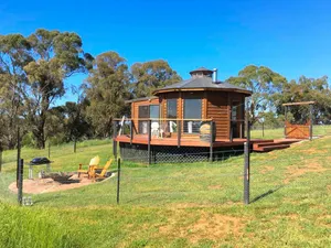 Image of Romantic Getaway with Fabulous Views on a Hillside Farm in Forest Reefs, New South Wales
