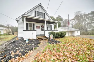 Image of Burgettstown Home - 7 Mi to KeyBank Pavilion