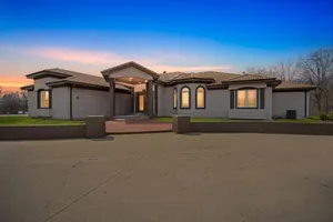 Image of Luxury Villa with Mini Pool, Fireplaces & Scenic Views