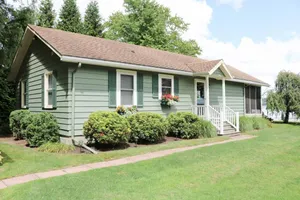 Image of 3256 Chautauqua Ave. 2 Bedroom Home by RedAwning
