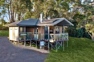 Image of Cool Elevated Cabin in Queensland, with Private Hot Tub, for Perfect Vacations in Australia