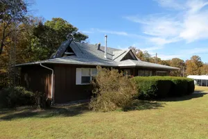 Image of Rustic Cabin Rental with a Wood-Burning Stove near Meramec State Park, Missouri