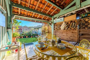 Image of La Chambre Dorée du Bassin