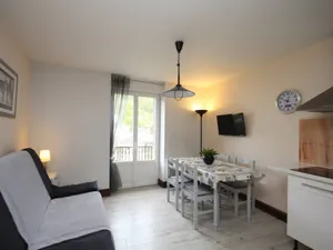 Image of Le Mont Dore – Beau T2 avec balcon, wifi et parking, idéal pour 4 personnes - FR-1-608-86