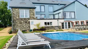 Image of Nice House With Swimming Pool, Pleasantly Renovated