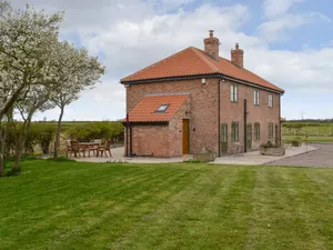 Image of Cottage with garden | River view