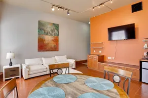 Image of Ultimate Convenience Historic Dtwn Marshall Apt!