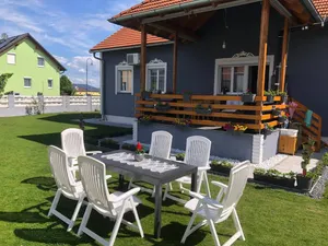 Image of Holiday home with garden, pool & barbeque | Mountain view