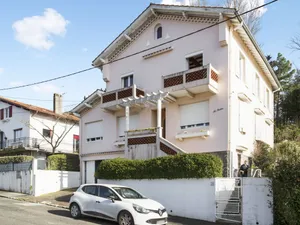 Image of Large and calm flat with terrace in a nice house in Hendaye - Welkeys