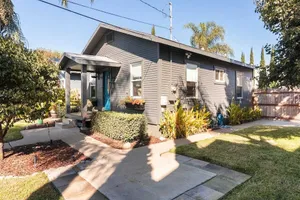 Image of Entire Oceanside Beach Cottage- 5 min walk to the beach!