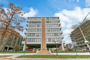 Image of Bright Bold and Bespoke 2-Bedroom Abode in Oak Park