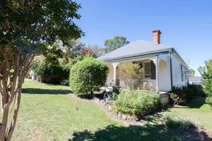 Image of Blossom Cottage Heart of Millthorpe Sleeps 6