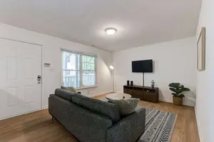 Image of Viagem Bright and Green 1BR with Parking