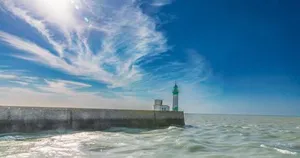 Image of A deux pas mer et falaises