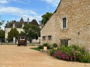 Image of ChÃ¢teau du Mauny gÃ®tes et chambres d'hÃ´tes en Bourgogne