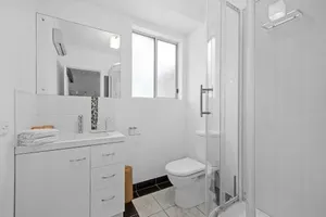 Image of Ballarat Cozy Cottage for Families, Sleeps 8, Pet Friendly, Big backyard, Parking for 4 cars, Close to Shopping mall