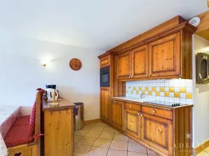 Image of Appartement 3 pièces Sud avec balcon, parking et proche pistes et commerces - FR-1-398-571