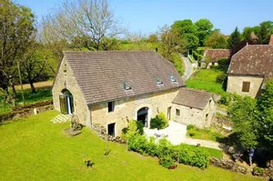 Image of Maison confortable à Thégra avec grand jardin, idéale pour familles.