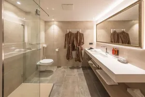 Image of VIER Studios & Restaurant