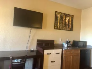 Image of Lone Star Inn & Suites