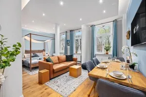 Image of EDLER WOHNRAUM Luxuriöses Stadtstudio mit Balkon, Kaffeevollautomat & Klima