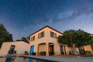 Image of Le mas du roulier, villa provençale chic, 320m2 au calme avec vue 180 sur puy de Dôme
