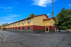 Image of Americas Best Inn Benton