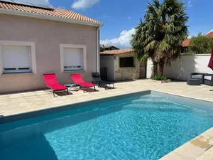Image of Maison Entiere 4 Lits 8 Pl Avec Jacuzzi Proche du Safari de Peaugres