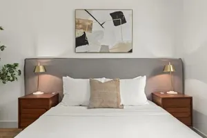 Image of Central Apartment in a Hip Walkable Neighborhood NRP23-01143