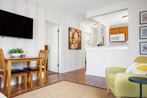Image of The Flats on Florida St - Super Comfy 2-Bedroom Apartments